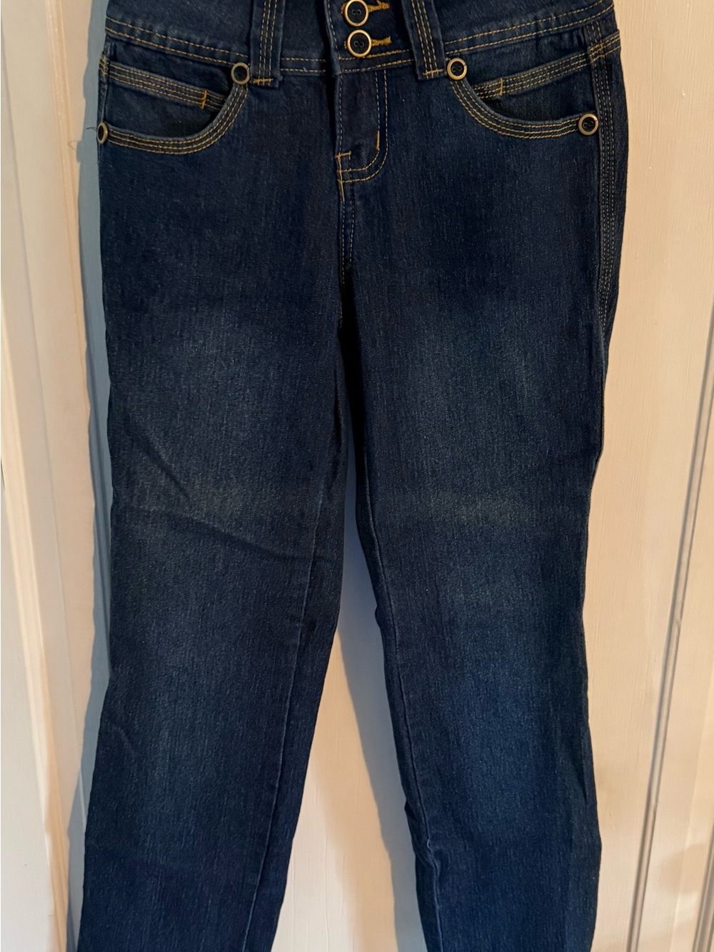 Straight Leg Women’s Jeans in Dark Blue - Classic Everyday Denim